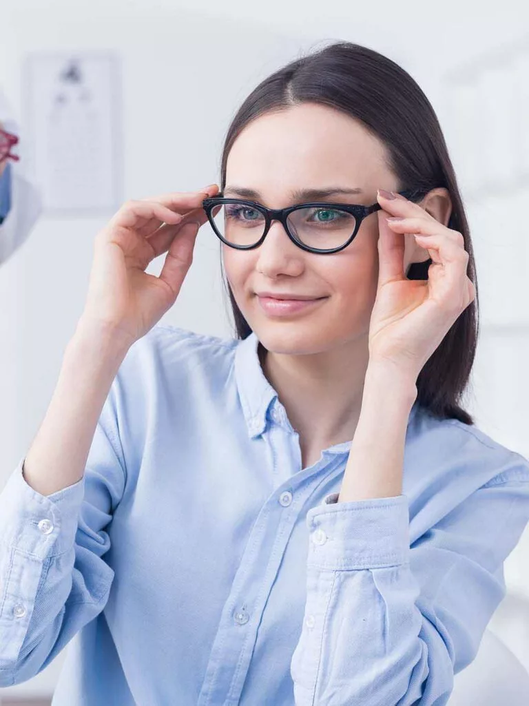 bad ischl optiker brillen zwerger brille probieren 768x1025 1